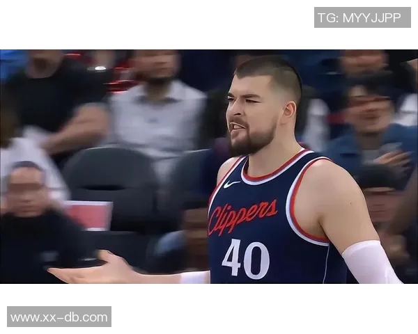 祖巴茨进攻受限难以发挥卢指导无奈回应包夹困境