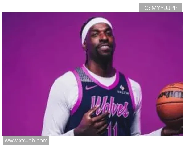 纳兹里德表现出色12投8中砍下25分10篮板三分球命中率高达71