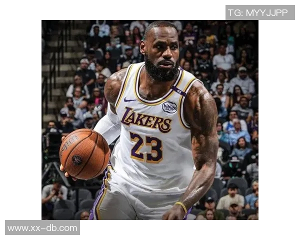 詹姆斯状态回暖连续四场投篮命中率超五成展现强大实力 詹姆斯状态回暖连续四场投篮命中率超五成展现强大实力