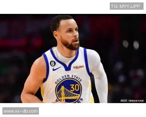 库里状态低迷仅得7分却助攻11次三节轻松打卡展现团队精神