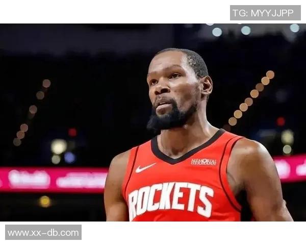 乌度卡强调杜兰特在年轻球队中应更积极发声以引领队友成长